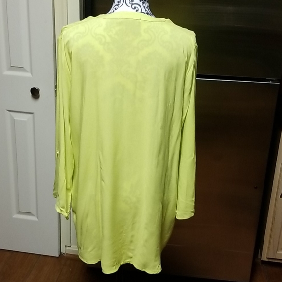 Signature Studio Blouse - Picture 2 of 8